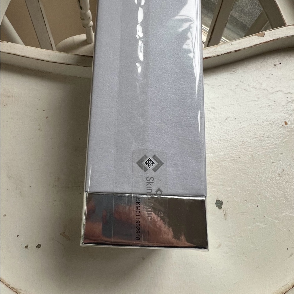 SkinMedica Neck Correct Cream-New in Package - Picture 2 of 9